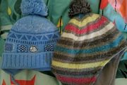 2 warm hats 0-6m