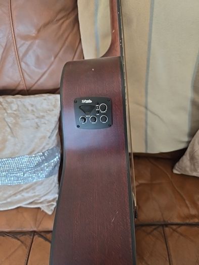 12 string Guitar with built-in pickup
