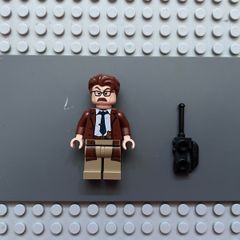 lego super heroes sh0591 Commissioner Gordon minifigure - Reddish Brown Hair and Coat