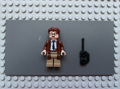 lego super heroes sh0591 Commissioner Gordon minifigure - Reddish Brown Hair and Coat