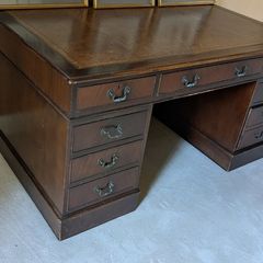 Traditional mahogany pedestal desk with leather inlay