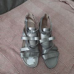 ladies sandals