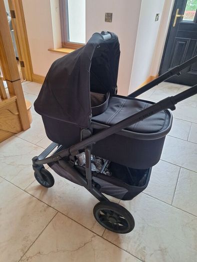 Uppababy Vista V2 Pushchair & Carrycot