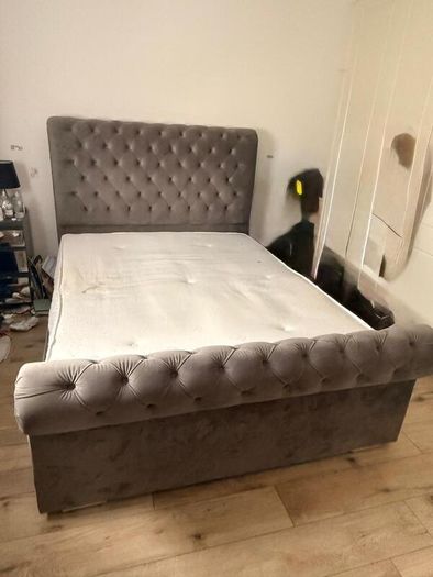 Luxury Grey Velvet Chesterfield-Style Bed with mattress