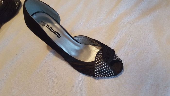 Ladies black and bling shoes size 7