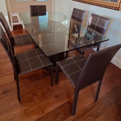 Luxurious 6-Seater Tempered Glass Dining Table with Leather Chairs