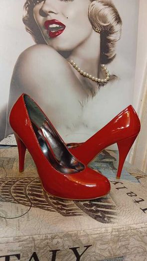 Red High Heels Size 8
