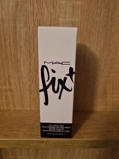 MAC Fix+ Alcohol Free Multitasking Setting Spray (100 ml).