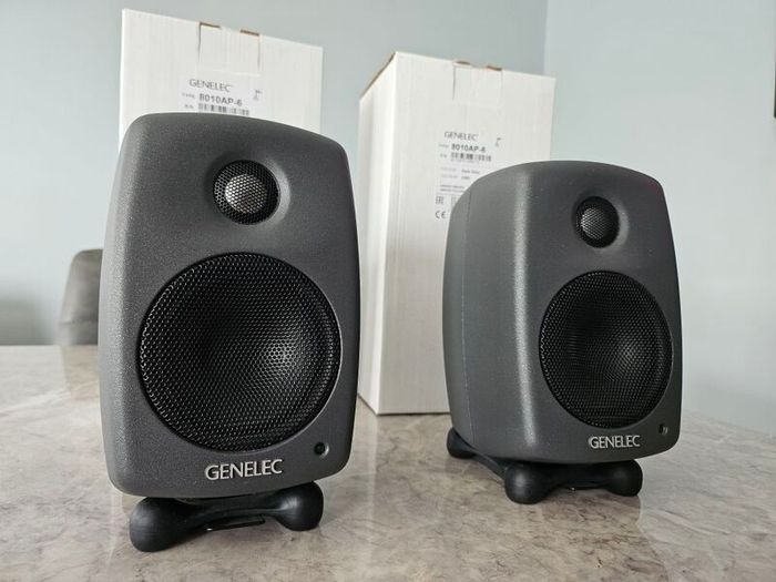 Genelec 8010 AP 6 Speakers Pair