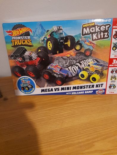 Toys new hot wheels