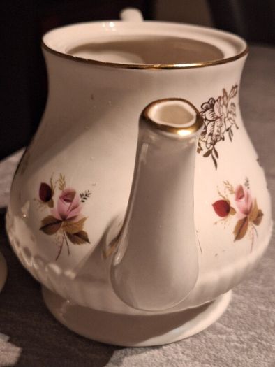 Teapot/China Ruby Wedding Teapot .. Heavly Reduced