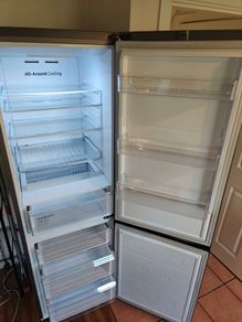 Samsung Series 5 335L (70/30 split) Fridge Freezer (599euro new)
