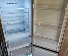 Samsung Series 5 335L (70/30 split) Fridge Freezer (599euro new)