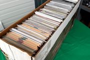 Vertigo &amp; DC Long Comic Box w 330 comics for Sale