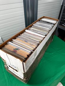 Vertigo & DC Long Comic Box w 330 comics for Sale