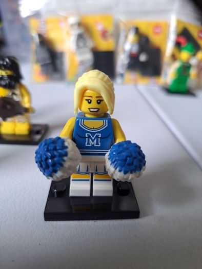 lego minifigures series 1  9 minifigures