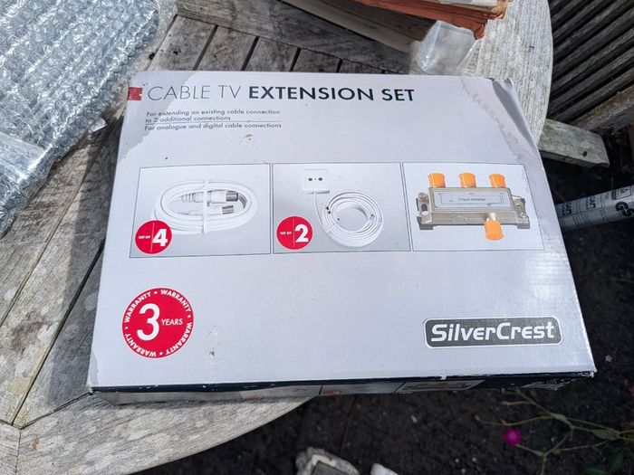 Garage Sale: TV Cabelling Set