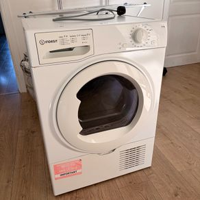 Indesit 8kg free standing condenser tumble dryer