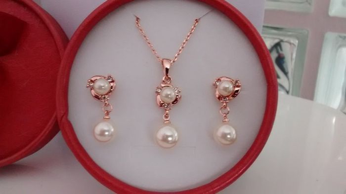 Pendant and Earrings Set