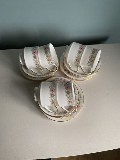 Royal Albert Belinda 18 piece tea  set