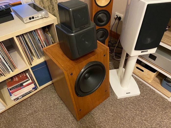 Kef 105/2 speakers