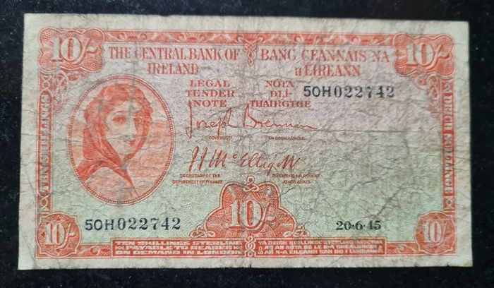 Ireland 1945 10/ Shilling Lady Lavery  Banknote