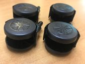 100 Sets of plastic wheels