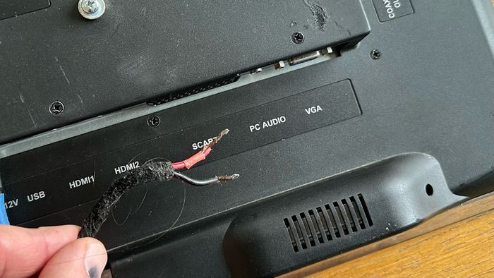 TV 12v with built-in DVD player