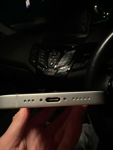 iPhone 16e