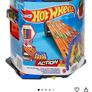Hot Wheels Racetrack and Lorry with cars Image 5
