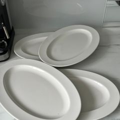Set of 4 White Oval Plates / Serving Plates