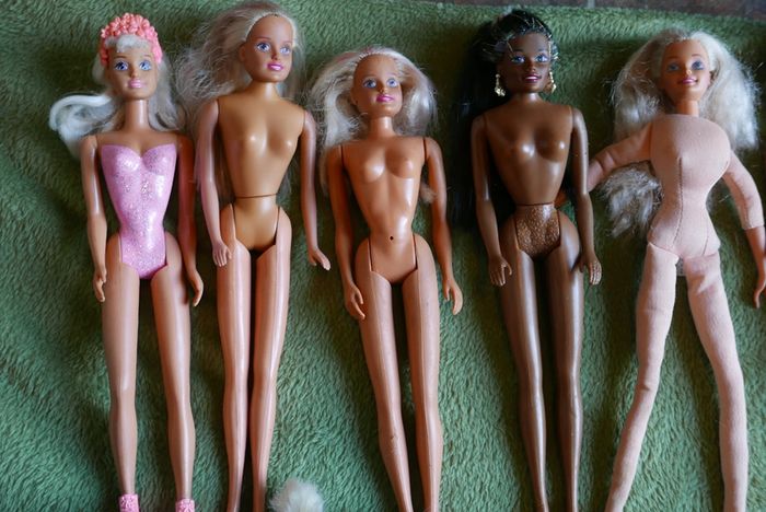 Vintage Barbie Collection, over 40 pieces (1966,1993,1994,1995,1999)