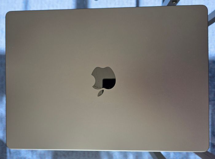 Apple MacBook Pro 14" M1 Pro / 16GB RAM / 512GB SSD - Space Gray - Very Good Condition