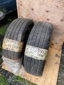 A pair of partworn Continental tyres 235/70/17