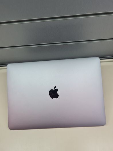 Apple MacBook Air 2022 13.6" M2 16GB 256GB Starlight 47 Cycles 6 Month Warranty