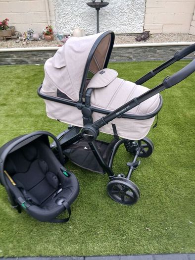 panorama xti 2-in-1 buggy with carseat and rain cover and next to me