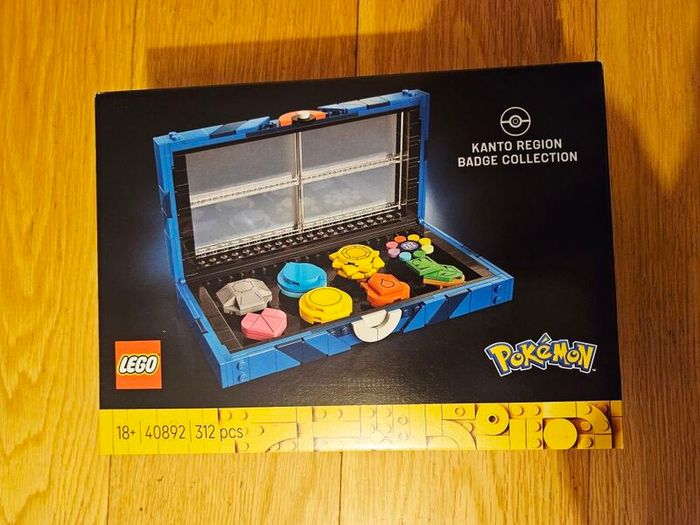 lego pokemon 72153 venusaur, charizard and blastoise + 40892 kanto region badge collection