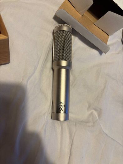 Peluso R14 ribbon microphone