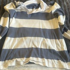 Rugby style top age 11-12