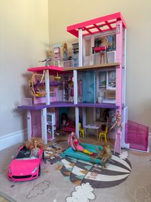Barbie Dreamhouse including 12 Barbie Dolls