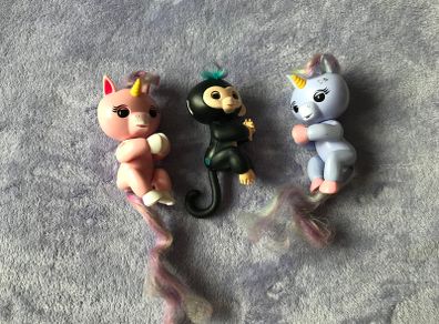 Toys fingerlings