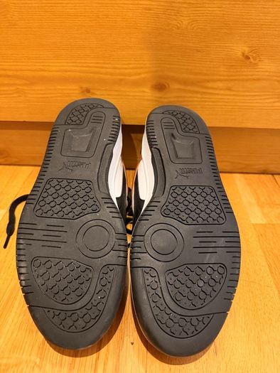 Puma Sneakers