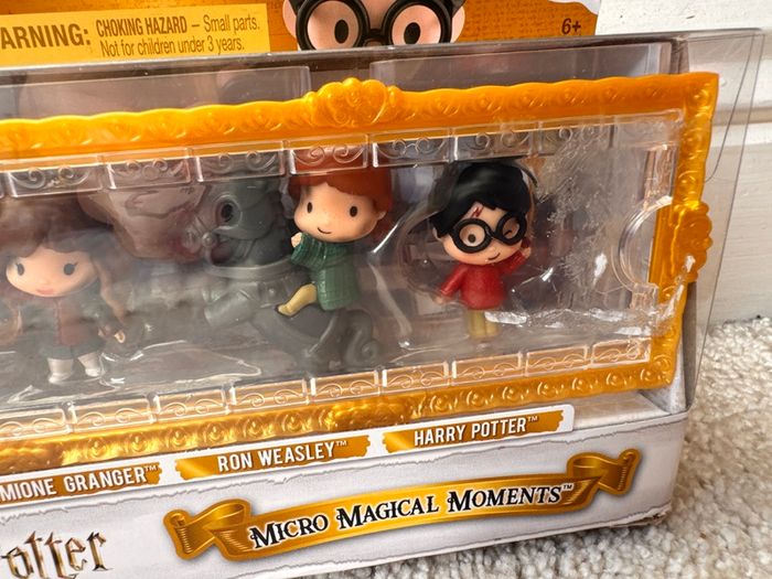 Harry Potter Micro Magical Moments Figures Ron Fluffy Hermione Mini Set Case Damaged Box Please see photos