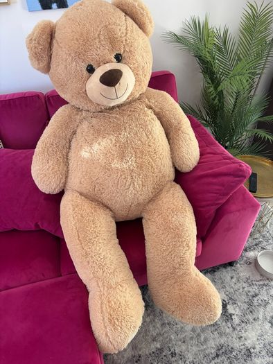 Giant teddy bear