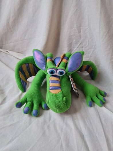 Mellisa and doug smoulder the dragon 12"puppet tags still attached