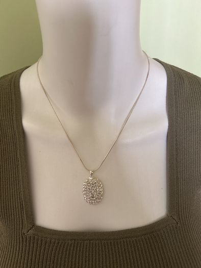 Silver tone sparkling necklace