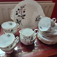 Royal Albert queen's messenger 21 piece teaset