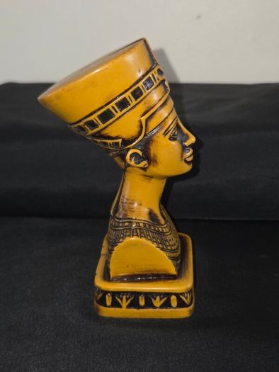 Nefertiti Bust