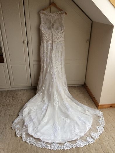 Lace wedding dress