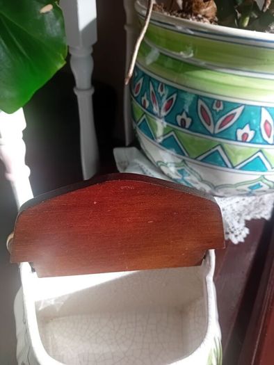 Antique Italian cermic salt cellar or tea bag caddy